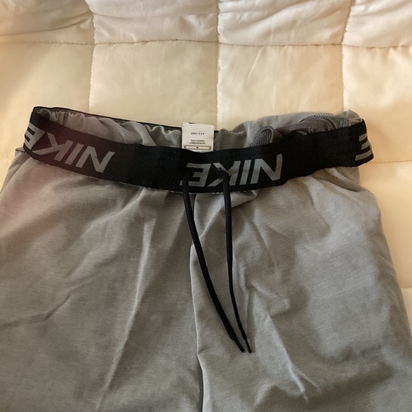 Nike - Medium Tall - gray - Picture 7 of 8